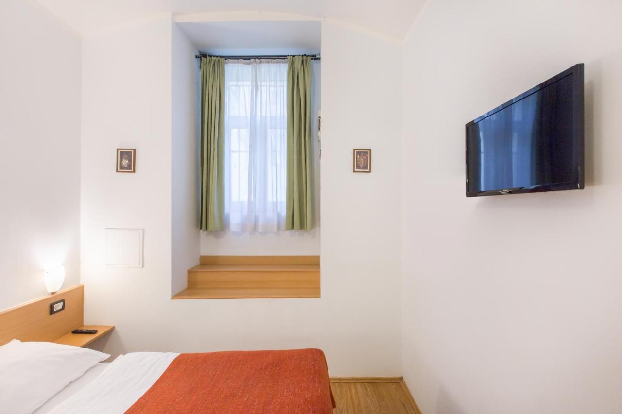 Duskova Apartments Прага Екстер'єр фото