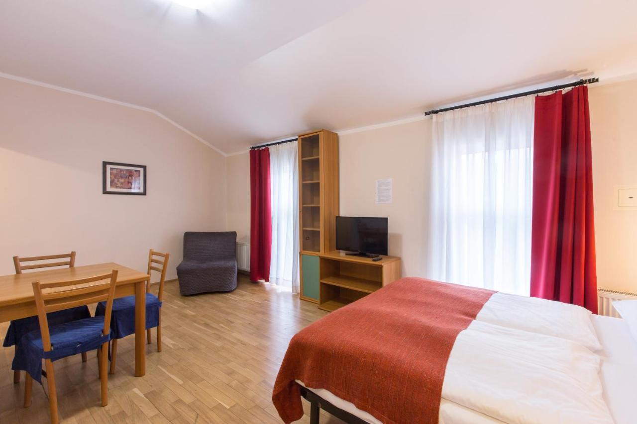 Duskova Apartments Прага Екстер'єр фото